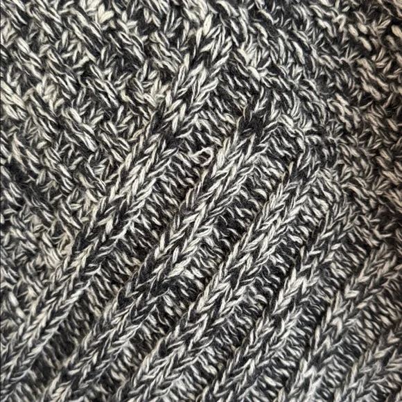 Roots Poncho - Picture 5 of 7